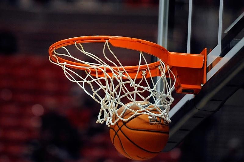 乐虎游戏：公园健身翻单杠：释放潜能，展现个人实力！